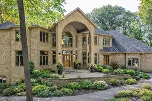 4 W Bay Ln, North Oaks, MN 55127 - Photo 2