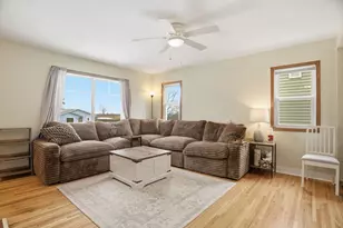 40 Winona St E, Saint Paul, MN 55107 - Photo 8