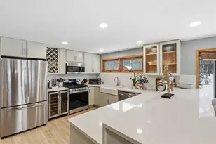 16919 Cottage Grove Ave, Wayzata, MN 55391 - Photo 2