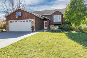 4076 States Ave, Eagan, MN 55123 - Photo 2