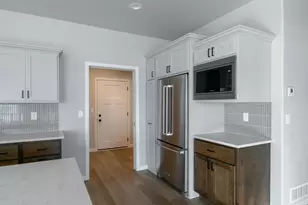 4176 Arthur Dr S, Fargo, ND 58104 - Photo 8