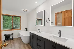 1540 Viewcrest Ln, Burnsville, MN 55337 - Photo 18