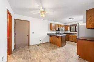 1658 Helena Rd N, Oakdale, MN 55128 - Photo 4