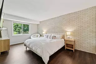 1042 Pontiac Ln, Chanhassen, MN 55317 - Photo 16