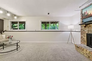 1042 Pontiac Ln, Chanhassen, MN 55317 - Photo 24