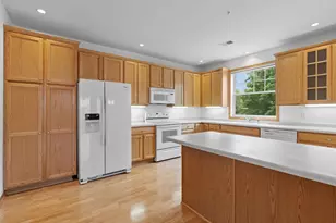 8202 Golden Valley Rd, Golden Valley, MN 55427 - Photo 8