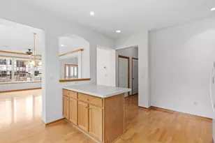 8202 Golden Valley Rd, Golden Valley, MN 55427 - Photo 8