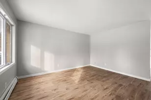 195 Iris St, Mahtomedi, MN 55115 - Photo 4