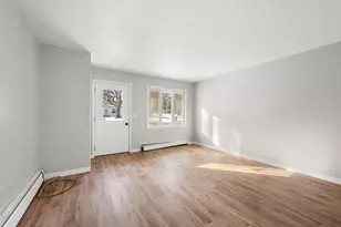 195 Iris St, Mahtomedi, MN 55115 - Photo 2