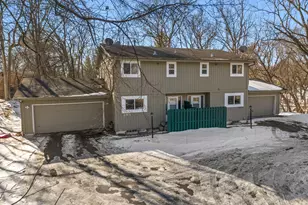 2501 W 98th St, Bloomington, MN 55431 - Photo 24