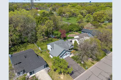 9419 James Avenue N, Brooklyn Park, MN 55444 - Photo 4