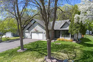 9419 James Ave N, Brooklyn Park, MN 55444 - Photo 2