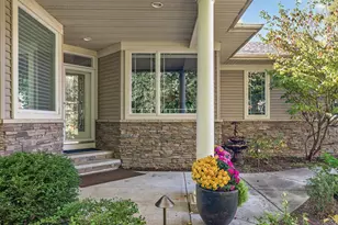 2512 Sky Blue Ct, White Bear Lake, MN 55110 - Photo 4