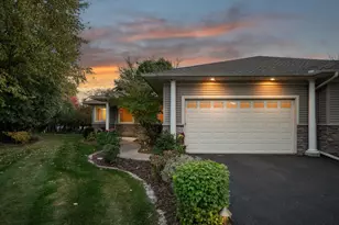 2512 Sky Blue Ct, White Bear Lake, MN 55110 - Photo 2