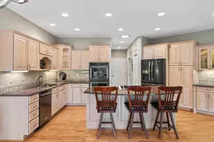 2512 Sky Blue Ct, White Bear Lake, MN 55110 - Photo 16