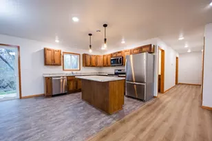 321 W Garfield Ave, Mahnomen, MN 56557 - Photo 6