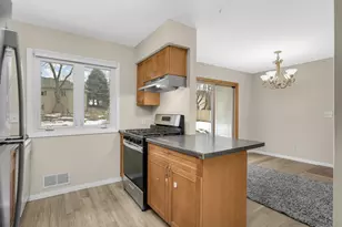 3958 Riverton Ave, Eagan, MN 55122 - Photo 8