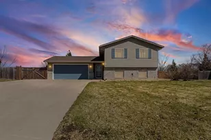 15635 Hallmark Path, Apple Valley, MN 55124 - Photo 2