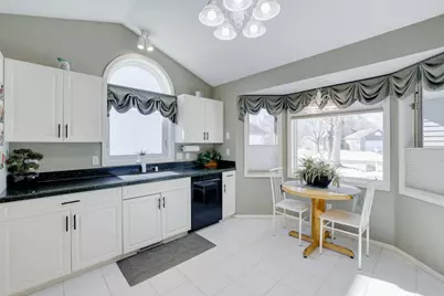 5670 Heather Ridge Drive, Shoreview, MN 55126 - Photo 8