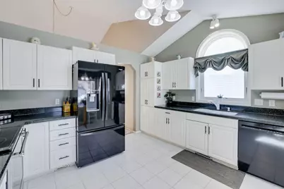 5670 Heather Ridge Drive, Shoreview, MN 55126 - Photo 10