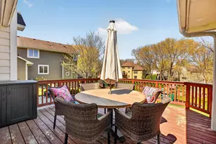 709 Laura Ct, Chaska, MN 55318 - Photo 8