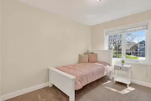 709 Laura Ct, Chaska, MN 55318 - Photo 14
