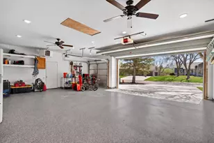 709 Laura Ct, Chaska, MN 55318 - Photo 32