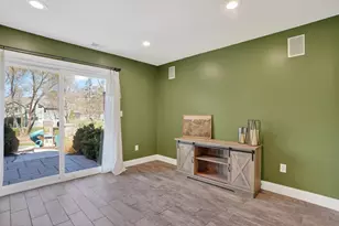 709 Laura Ct, Chaska, MN 55318 - Photo 18