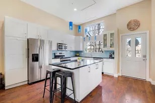 2832 Clover Ridge Dr, Chaska, MN 55318 - Photo 2