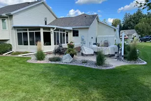 1040 Toccata Ln, Zumbrota, MN 55992 - Photo 4