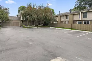 365 E 43rd St, Minneapolis, MN 55409 - Photo 16