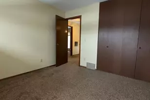 365 E 43rd St, Minneapolis, MN 55409 - Photo 32