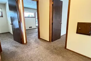 365 E 43rd St, Minneapolis, MN 55409 - Photo 36