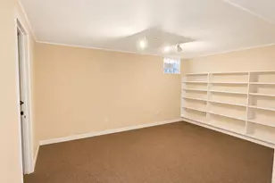 365 E 43rd St, Minneapolis, MN 55409 - Photo 24