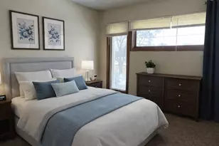 365 E 43rd St, Minneapolis, MN 55409 - Photo 6