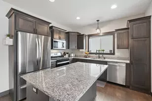 6056 W 137th St, Savage, MN 55378 - Photo 4