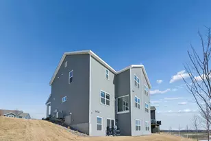 2004 Clearwater Ter, Shakopee, MN 55379 - Photo 22