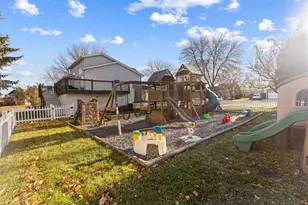 2918 Village Green Dr, Moorhead, MN 56560 - Photo 40