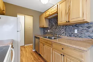 1023 Smetana Rd, Hopkins, MN 55343 - Photo 8