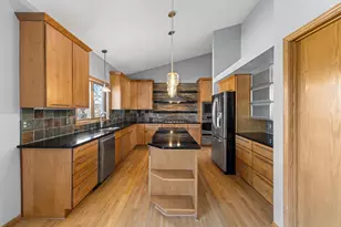 9136 Cambridge Alcove, Woodbury, MN 55125 - Photo 32