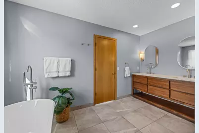 9136 Cambridge Alcove, Woodbury, MN 55125 - Photo 68