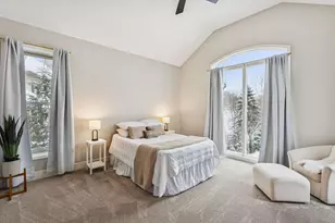 4902 Woodhurst Ln, Minnetonka, MN 55345 - Photo 32