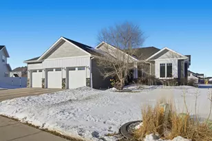1465 Shawnas Pl S, Fargo, ND 58104 - Photo 2