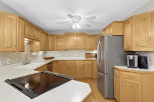 1695 Stanbridge Ave, Roseville, MN 55113 - Photo 14