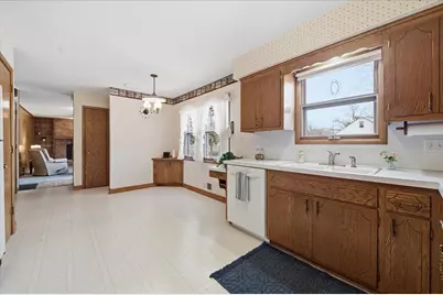 9801 13th Avenue S, Bloomington, MN 55425 - Photo 8