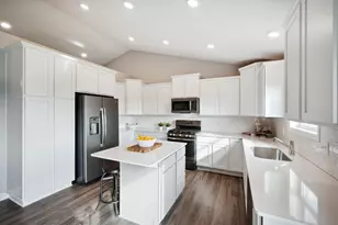 10860 Henslowe Ave S, Cottage Grove, MN 55016 - Photo 2