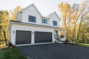 2816 Oxford St N, Roseville, MN 55126 - Photo 2