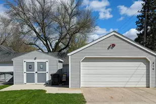 816 N 3rd St, Montevideo, MN 56265 - Photo 48