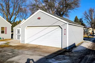 816 N 3rd St, Montevideo, MN 56265 - Photo 48