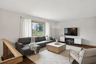 7275 Pontiac Cir, Chanhassen, MN 55317 - Photo 2